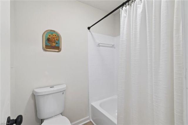 32 Ridgewood PW, Newport News, VA 23608