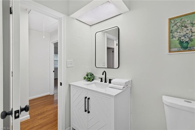 32 Ridgewood PW, Newport News, VA 23608