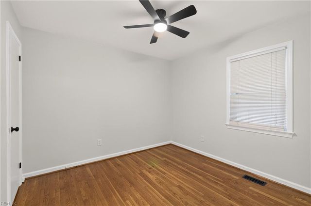 32 Ridgewood PW, Newport News, VA 23608