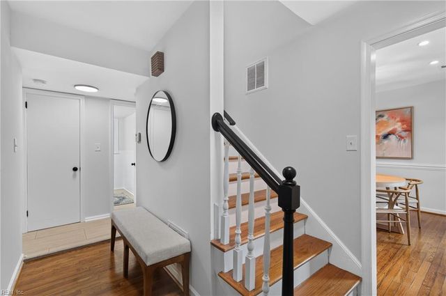 32 Ridgewood PW, Newport News, VA 23608