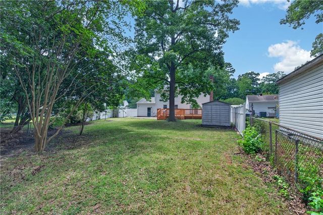 32 Ridgewood PW, Newport News, VA 23608
