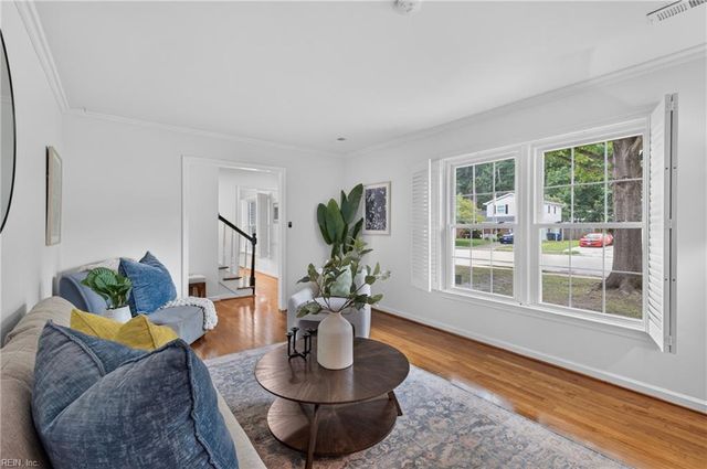 32 Ridgewood PW, Newport News, VA 23608