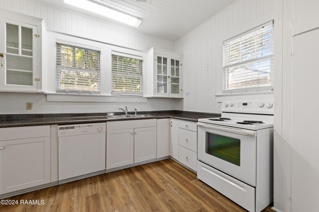 302 Versailles Boulevard, Lafayette, LA 70501