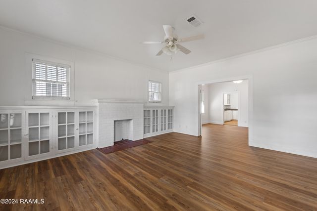 302 Versailles Boulevard, Lafayette, LA 70501