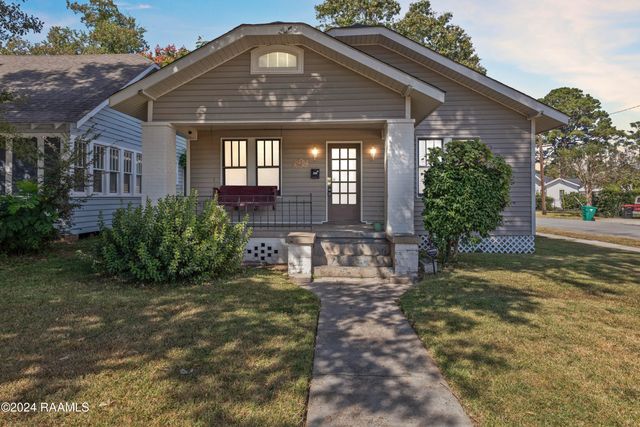 302 Versailles Boulevard, Lafayette, LA 70501