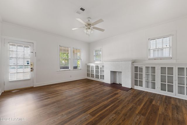 302 Versailles Boulevard, Lafayette, LA 70501