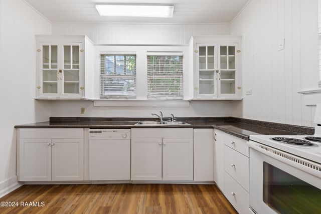 302 Versailles Boulevard, Lafayette, LA 70501