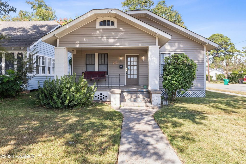 302 Versailles Boulevard, Lafayette, LA 70501