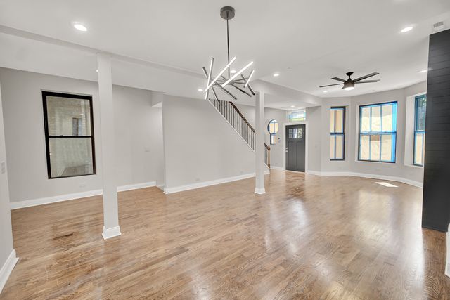 6642 S Drexel Avenue, Chicago, IL 60637