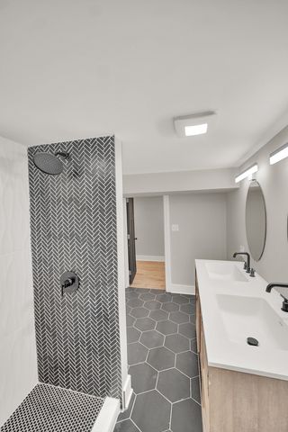 6642 S Drexel Avenue, Chicago, IL 60637