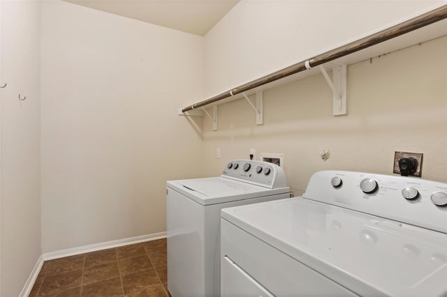 970 Jennifer Street, Alvin, TX 77511