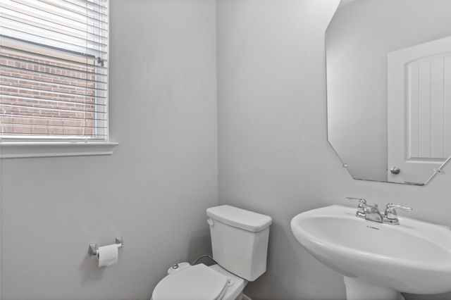 970 Jennifer Street, Alvin, TX 77511