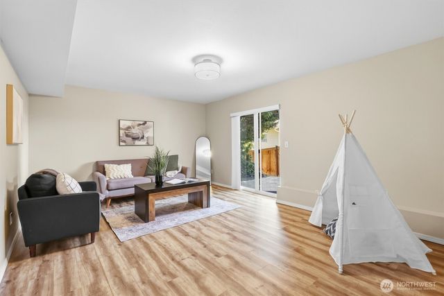 17330 73rd Avenue NE, Arlington, WA 98223