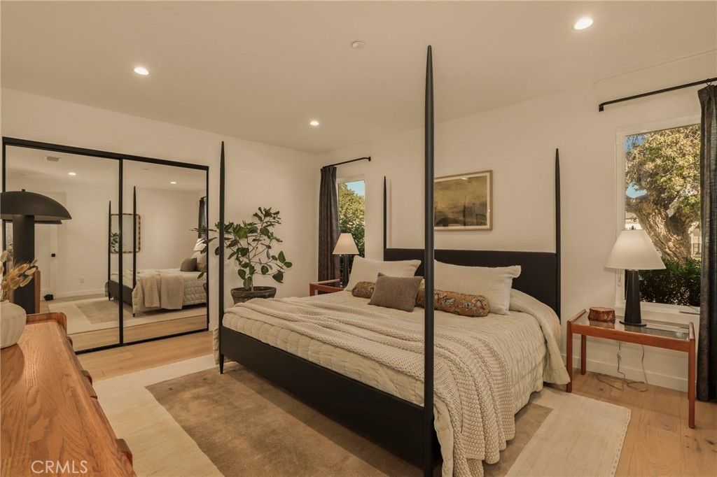 Image 19 of property listing at 3715 Hillcrest Drive, Los Angeles, CA 90016