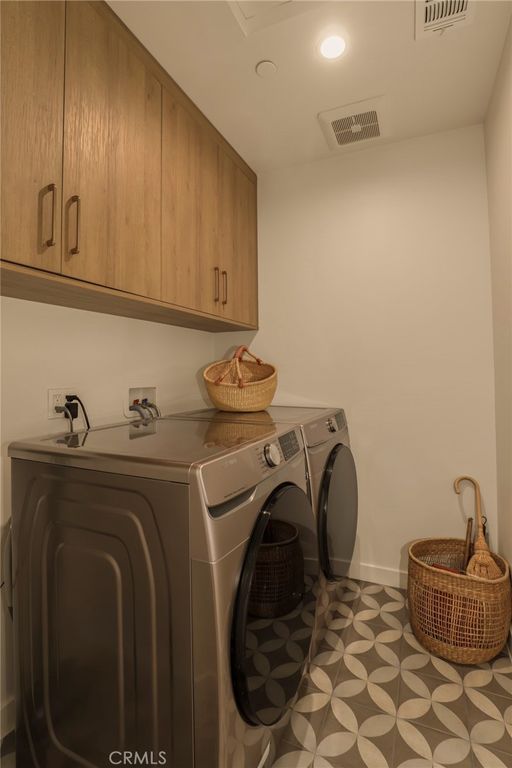 Image 22 of property listing at 3715 Hillcrest Drive, Los Angeles, CA 90016