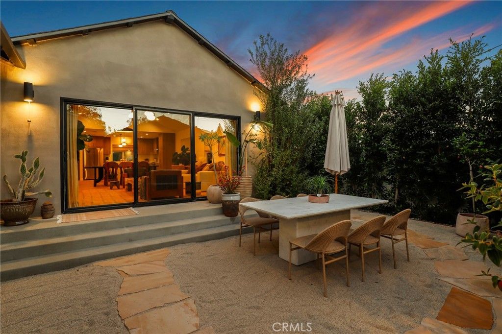 Image 24 of property listing at 3715 Hillcrest Drive, Los Angeles, CA 90016