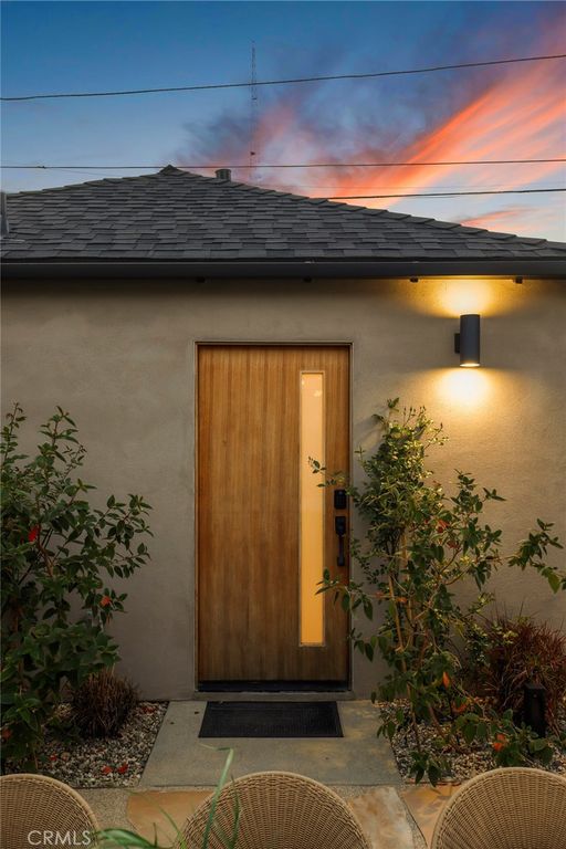 Image 27 of property listing at 3715 Hillcrest Drive, Los Angeles, CA 90016