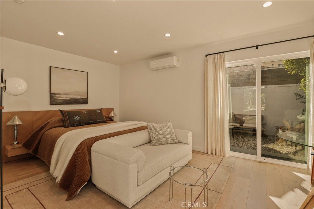 Image 29 of property listing at 3715 Hillcrest Drive, Los Angeles, CA 90016