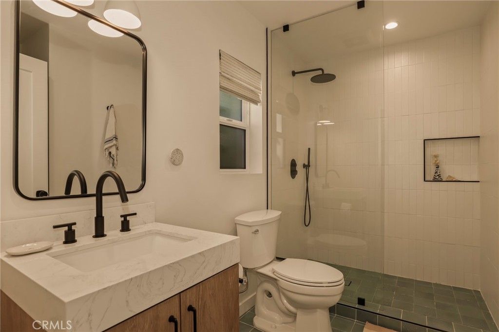 Image 31 of property listing at 3715 Hillcrest Drive, Los Angeles, CA 90016