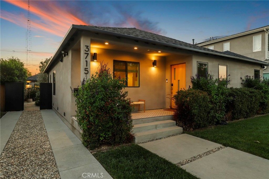 Image 34 of property listing at 3715 Hillcrest Drive, Los Angeles, CA 90016