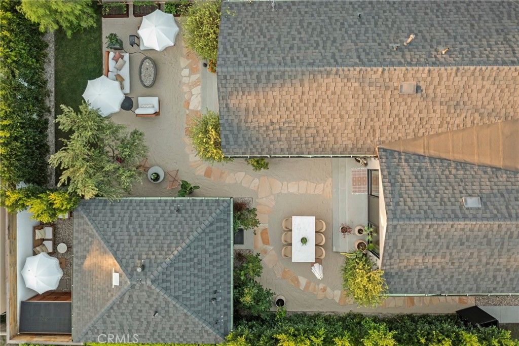 Image 36 of property listing at 3715 Hillcrest Drive, Los Angeles, CA 90016