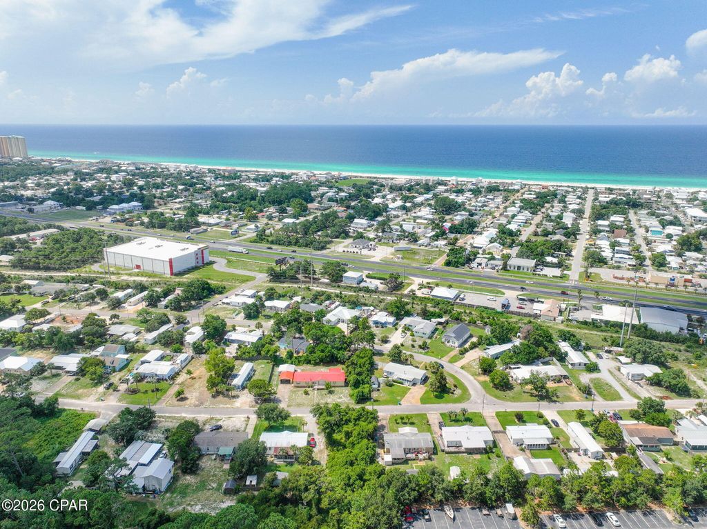 Image 10 of property listing at 621 Malaga Place, Panama City Beach, FL 32413