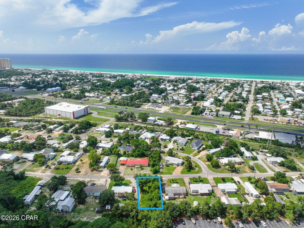 Image 9 of property listing at 621 Malaga Place, Panama City Beach, FL 32413