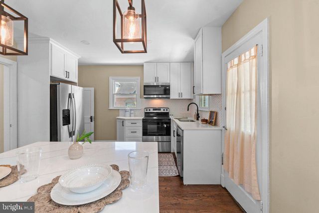 3027 LAVENDER AVE, Baltimore, MD 21234