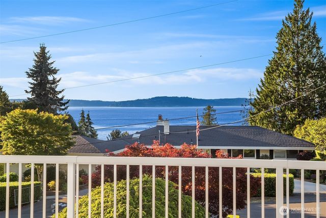 8308 Frederick Place, Edmonds, WA 98026