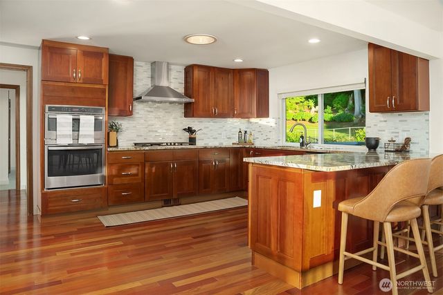 8308 Frederick Place, Edmonds, WA 98026