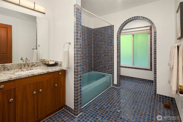 8308 Frederick Place, Edmonds, WA 98026