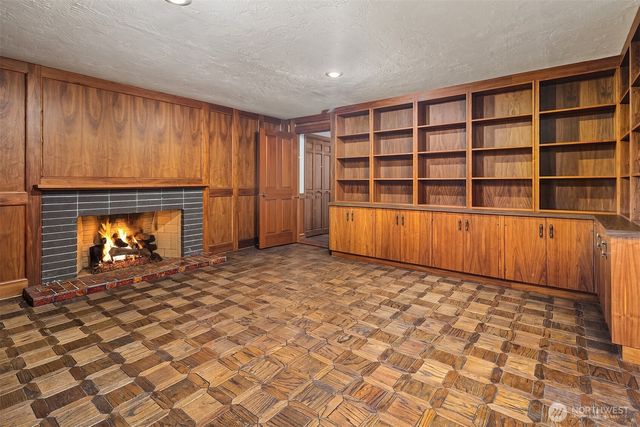 8308 Frederick Place, Edmonds, WA 98026