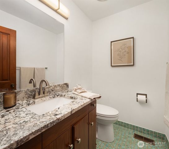 8308 Frederick Place, Edmonds, WA 98026