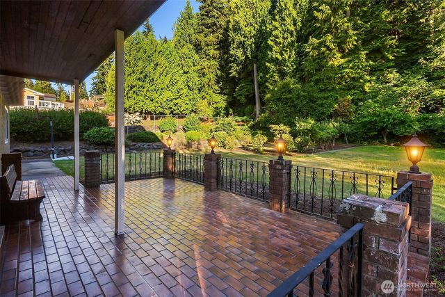 8308 Frederick Place, Edmonds, WA 98026