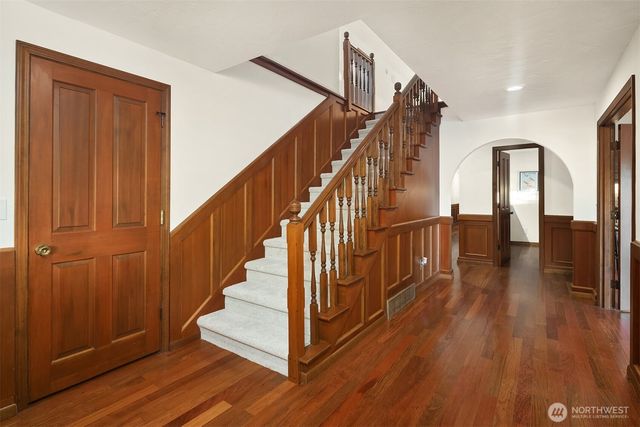 8308 Frederick Place, Edmonds, WA 98026
