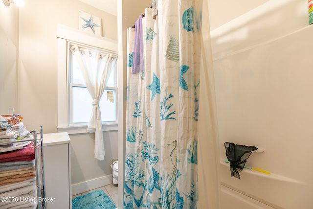 111 N 39th St, Louisville, KY 40212