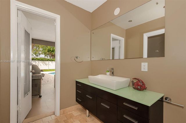3900 N 43rd Ave, Hollywood, FL 33021