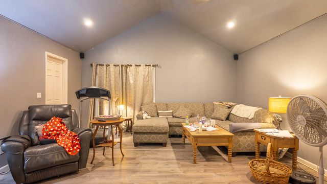 667 County Road 364, Thayer, MO 65791