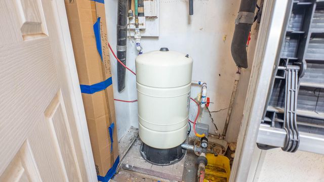 667 County Road 364, Thayer, MO 65791