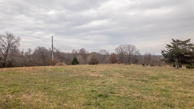 667 County Road 364, Thayer, MO 65791