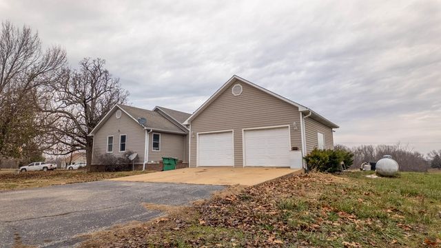 667 County Road 364, Thayer, MO 65791