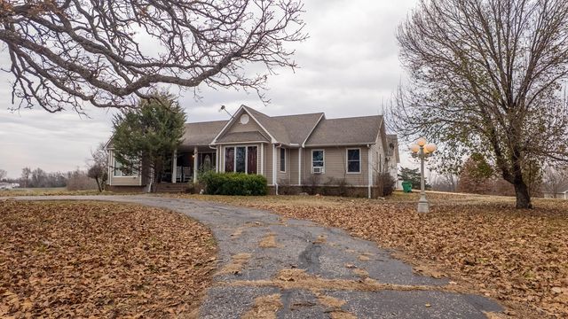 667 County Road 364, Thayer, MO 65791