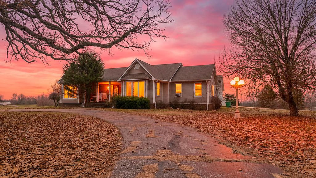 667 County Road 364, Thayer, MO 65791