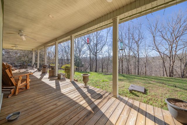 925 Bumpas Rd, Lawrenceburg, TN 38464