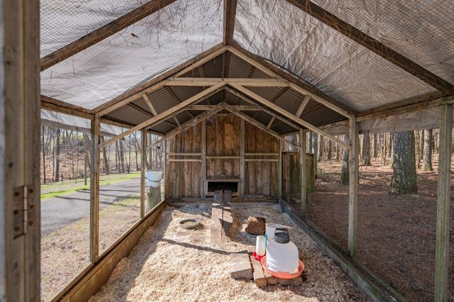 925 Bumpas Rd, Lawrenceburg, TN 38464