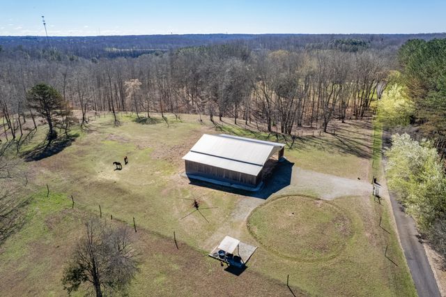 925 Bumpas Rd, Lawrenceburg, TN 38464