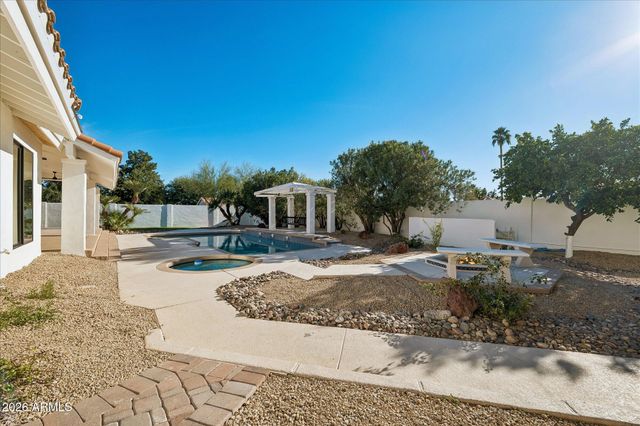 5861 E SAINT JOHN Road, Scottsdale, AZ 85254