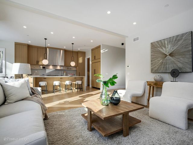 1917 Washington Avenue, Wilmette, IL 60091