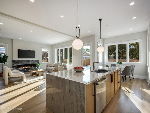 1917 Washington Avenue, Wilmette, IL 60091