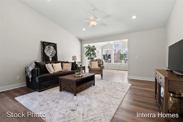 325 Round Hill Road, Kalamazoo, MI 49009